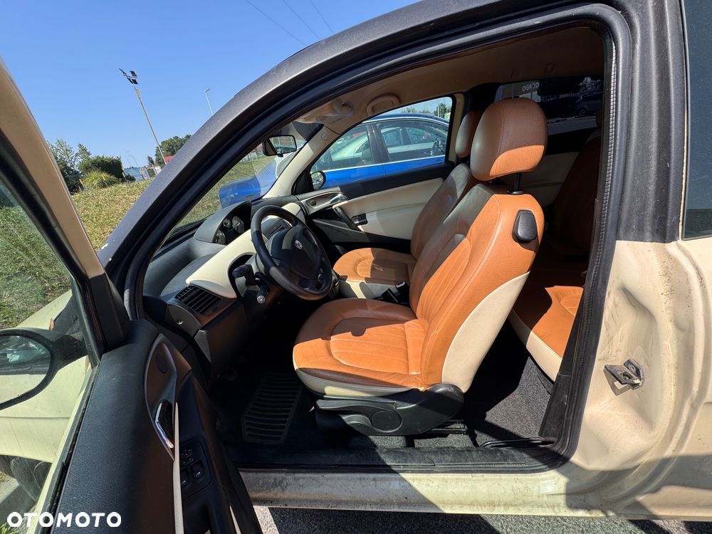 Lancia Ypsilon - 8