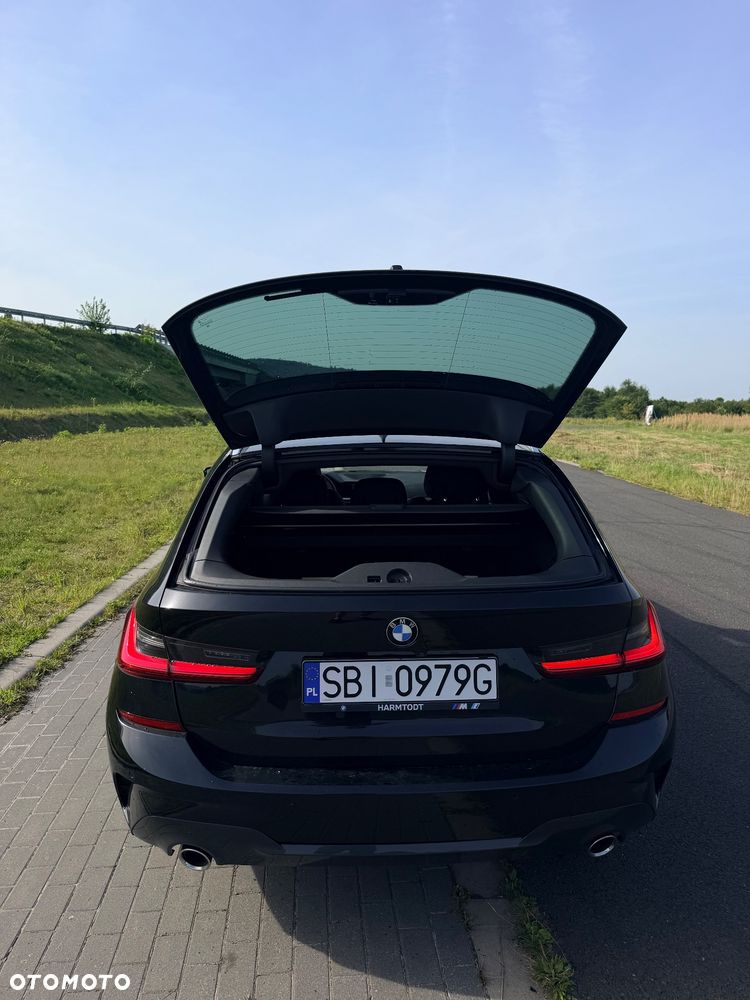 BMW Seria 3 320d xDrive M Sport Shadow sport - 11