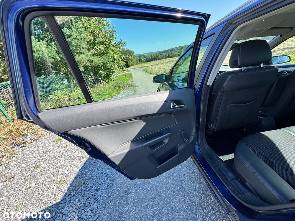 Opel Astra III 1.9 CDTI Enjoy - 12