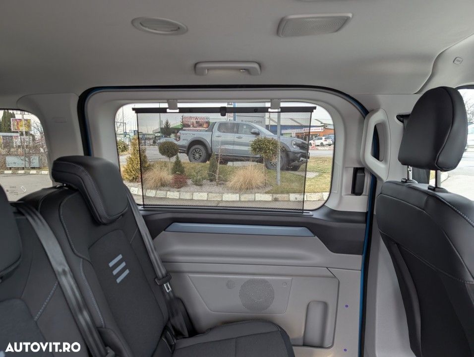 Ford Tourneo Custom - 30