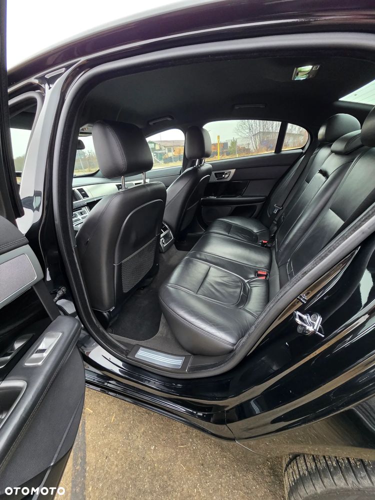 Jaguar XF 3.0 T AWD Classic - 28