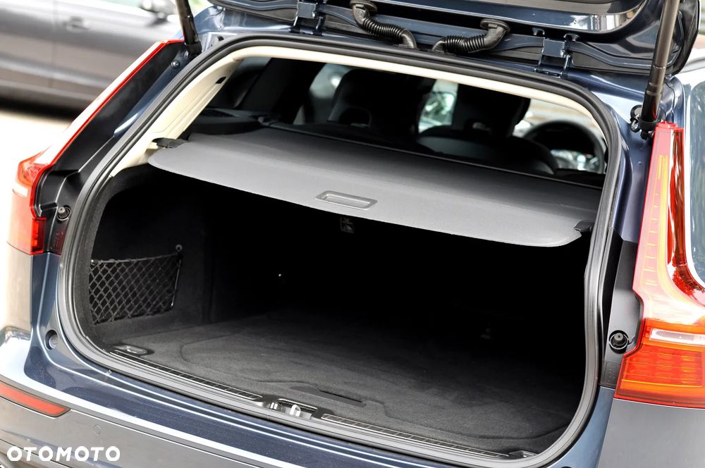Volvo V60 2022