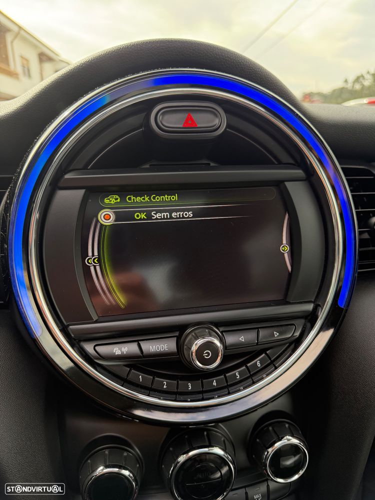 MINI 3 Portas Cooper D Aut. - 26