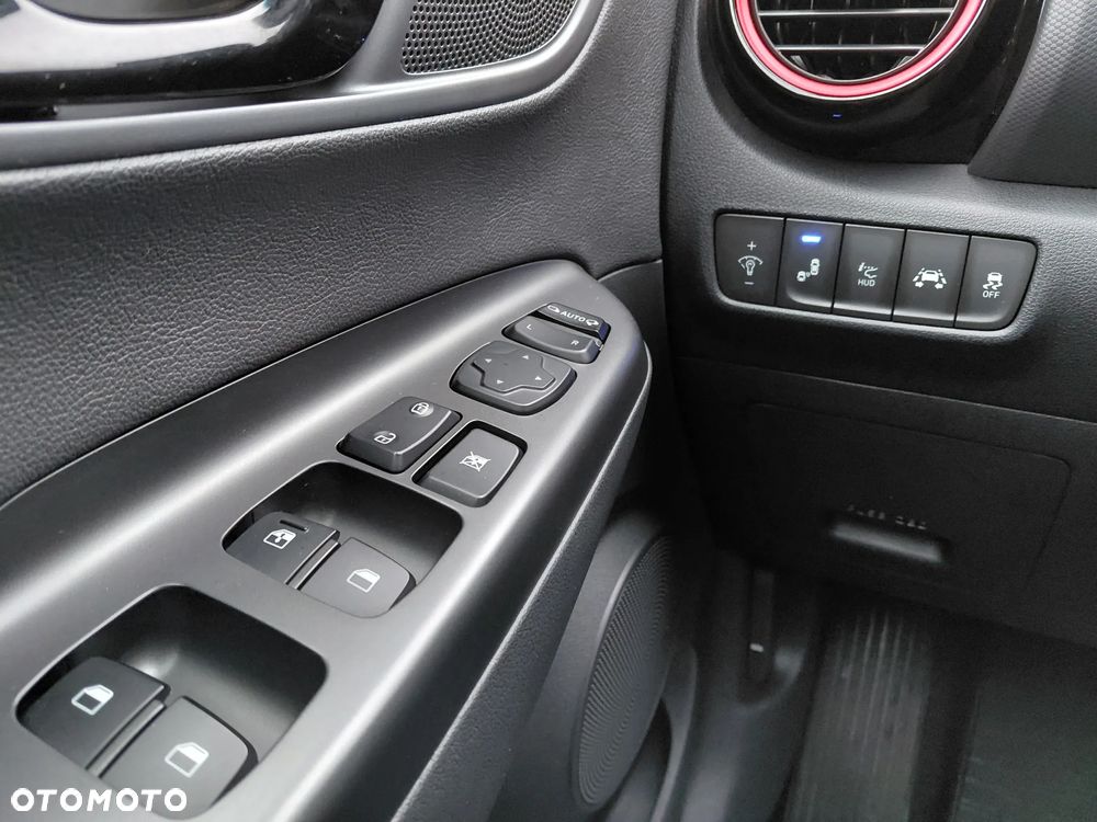 Hyundai Kona 1.6 T-GDI Premium 4WD DCT - 14