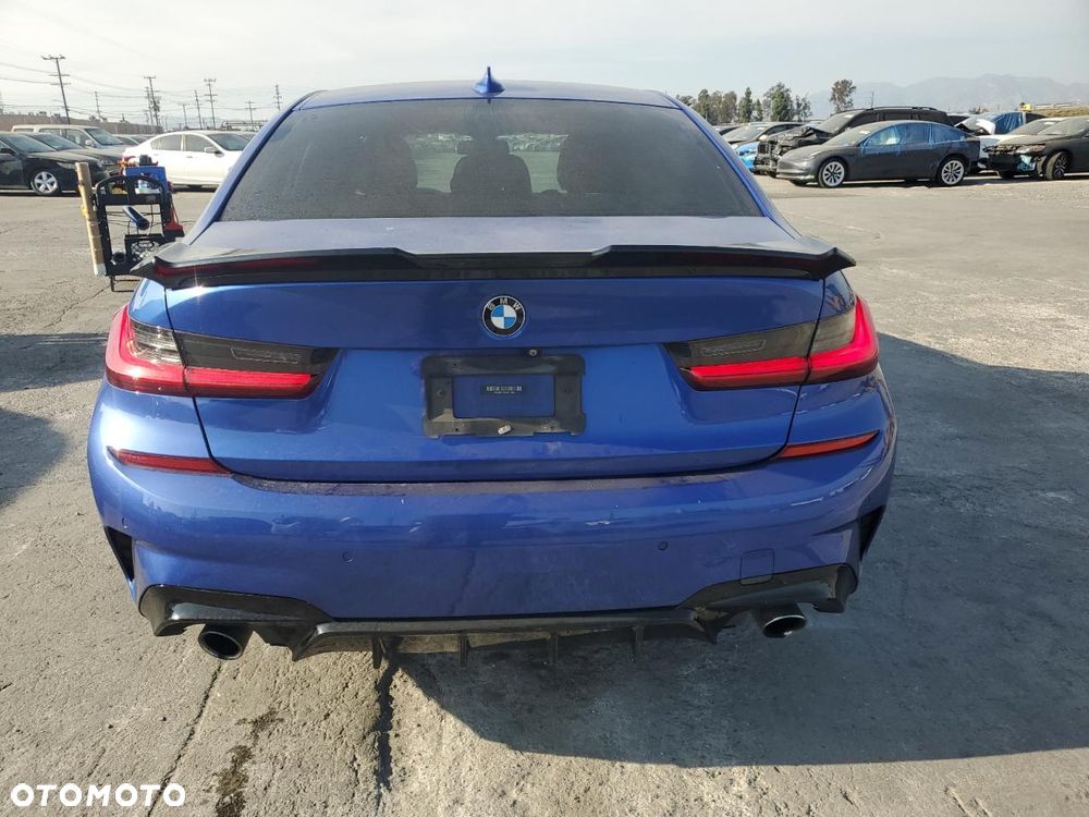 BMW Seria 3 330i M Sport - 6