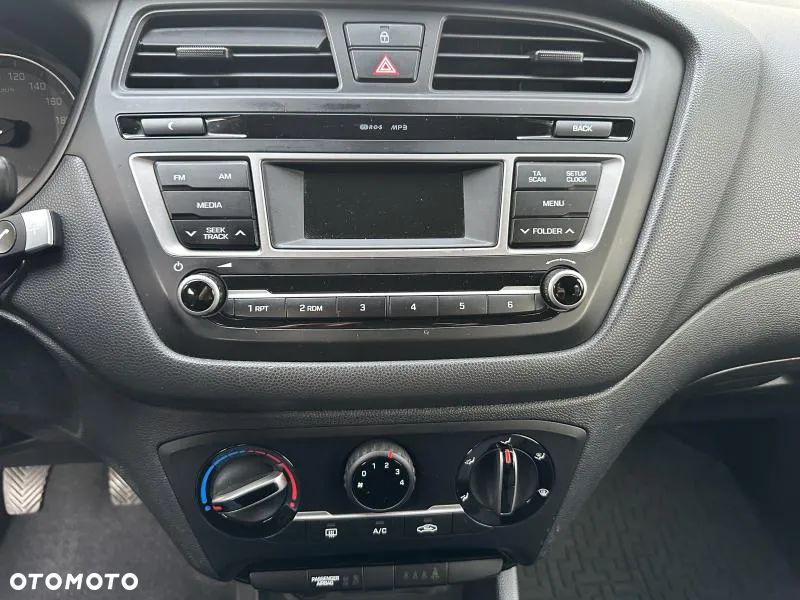 Hyundai i20 1.2 BlueDrive Elegant - 11