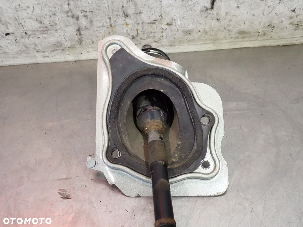 KRZYŻAK KOLUMNY KIEROWNICZEJ INFINITI M37X - 5