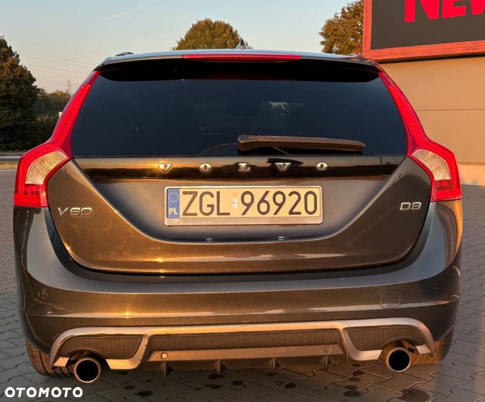 Volvo V60 D3 R-Design - 5