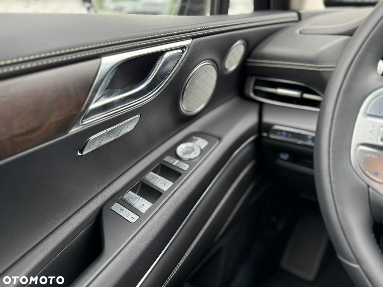 Genesis GV80 - 12