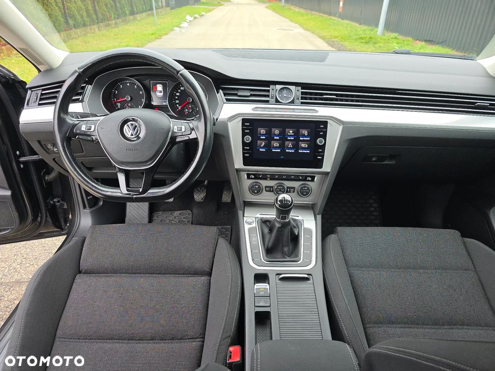 Volkswagen Passat - 18