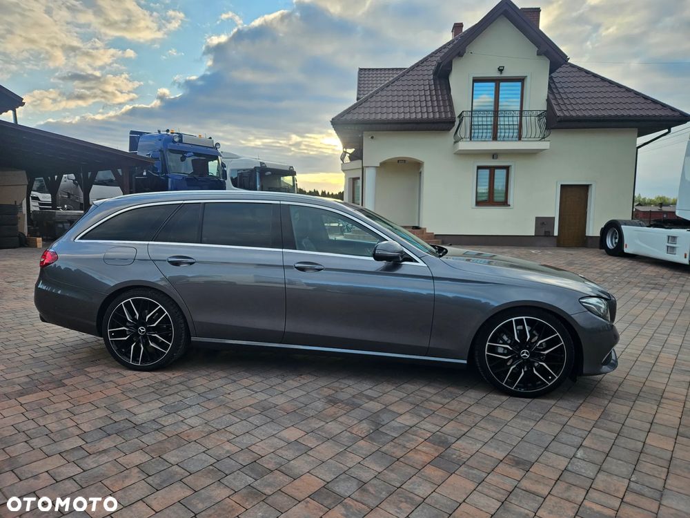 Mercedes-Benz Klasa E 200 d 9G-TRONIC Exclusive - 4