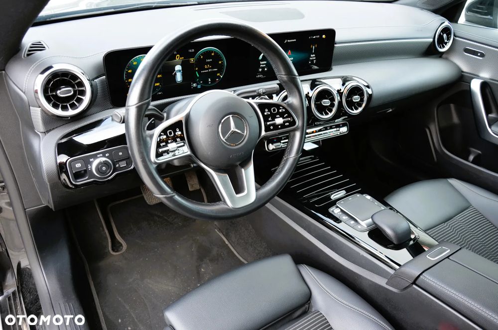 Mercedes-Benz CLA 200 d 8G-DCT Edition 2021 - 17