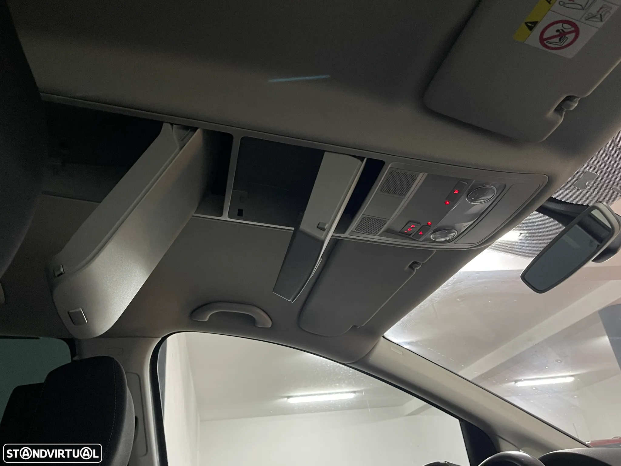 VW Sharan 2.0 TDI Confortline - 32
