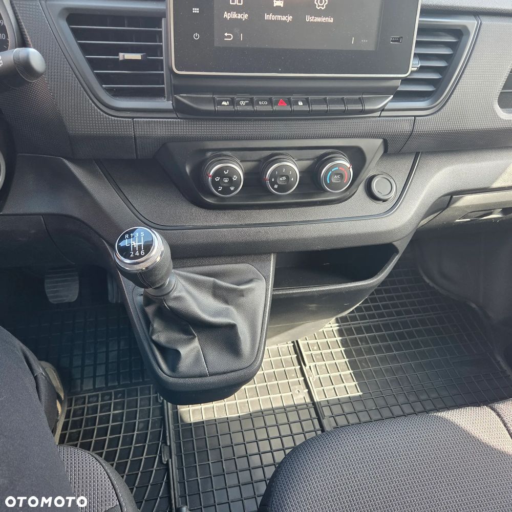 Renault Trafic 2.0 dCi - 18