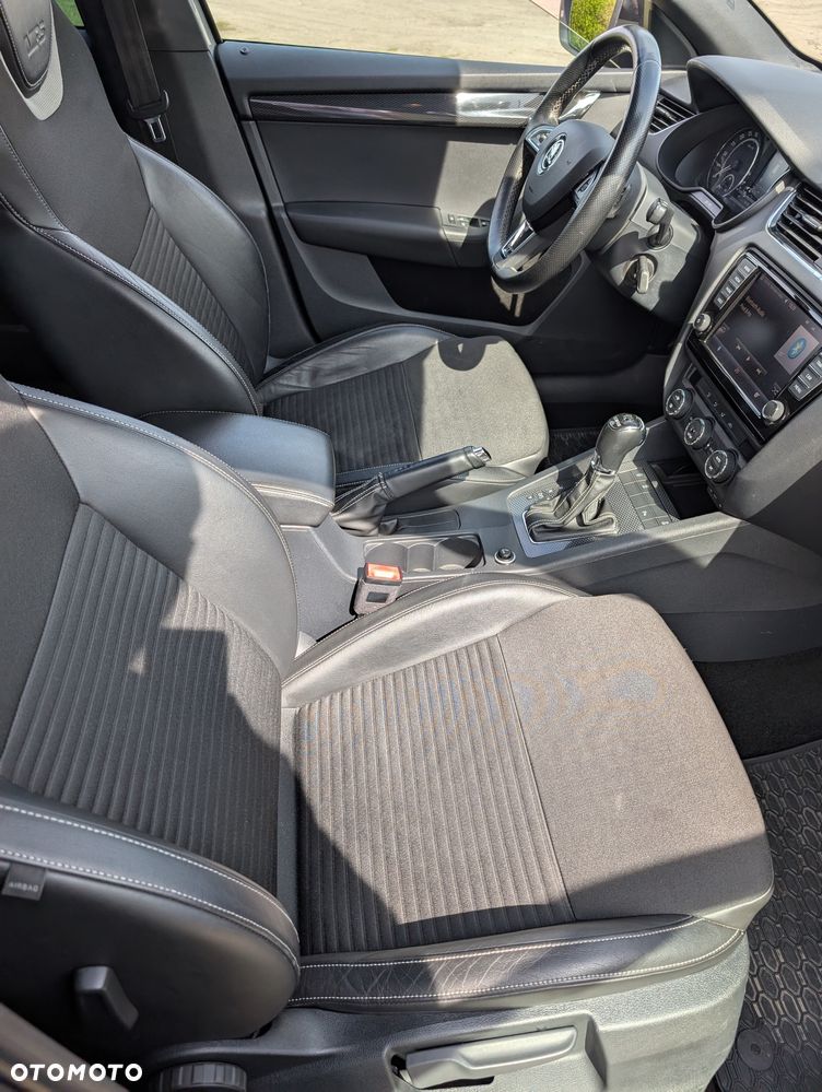 Skoda Octavia 2.0 TDI RS DSG - 17