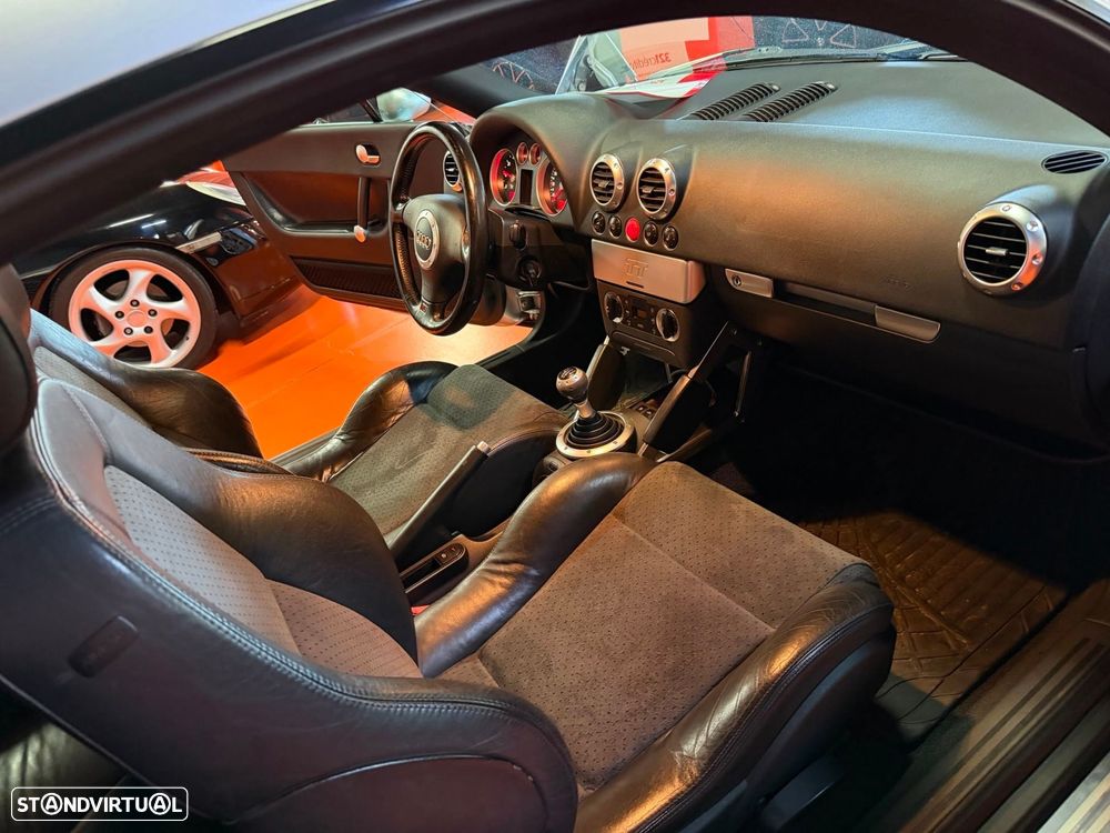 Audi TT Coupé 1.8 T S-line - 12