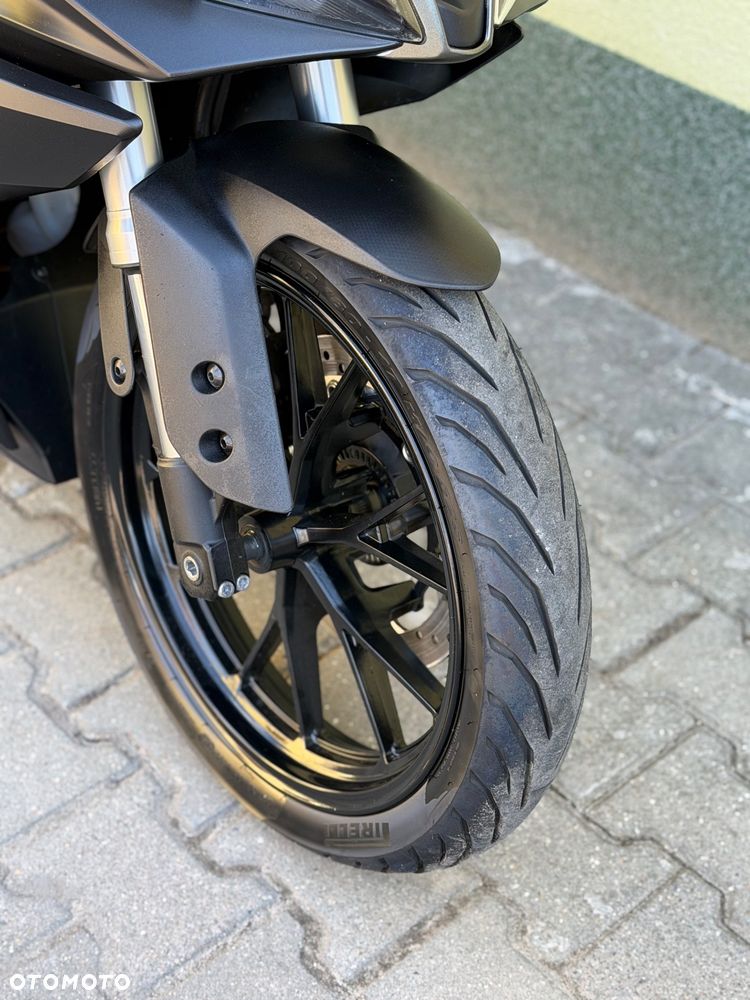Yamaha YZF - 3