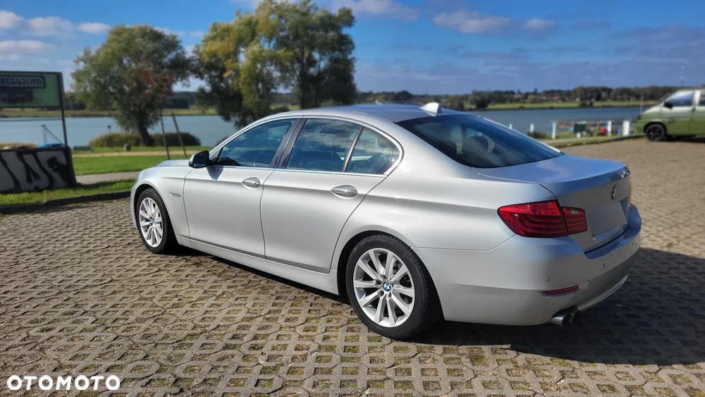 BMW Seria 5 525d xDrive - 5