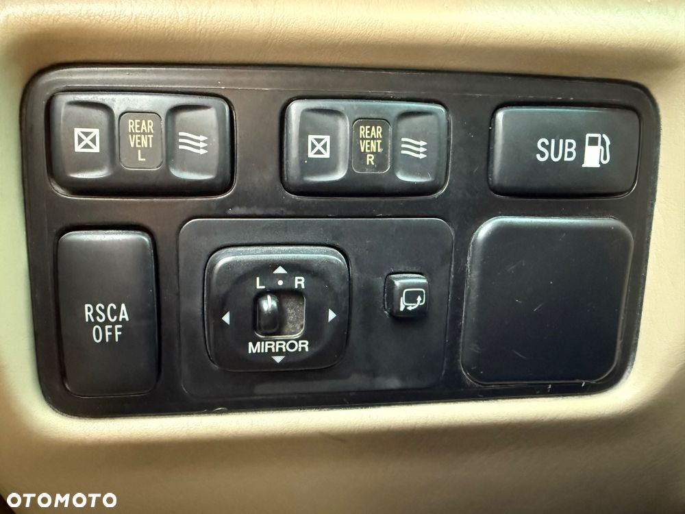 Lexus LX - 10