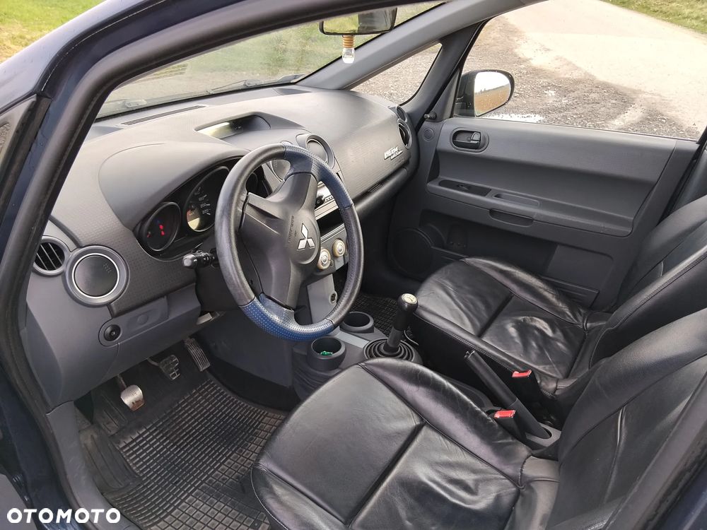 Mitsubishi Colt 1.1 - 9