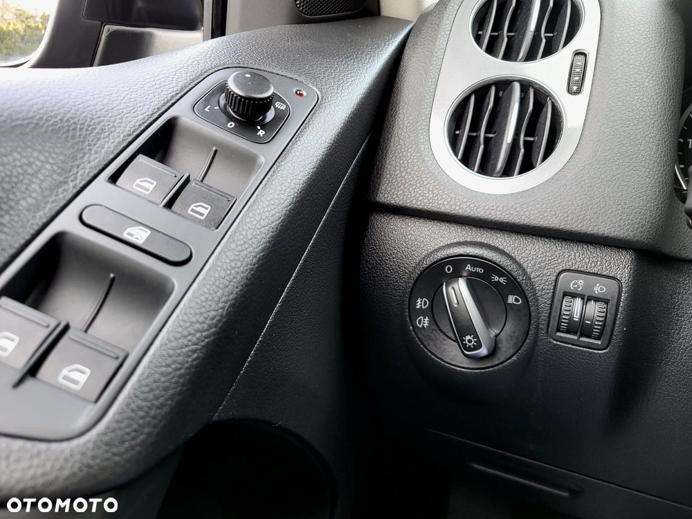 Volkswagen Tiguan 2.0 TDI DPF BlueMotion Technology Exclusive - 29