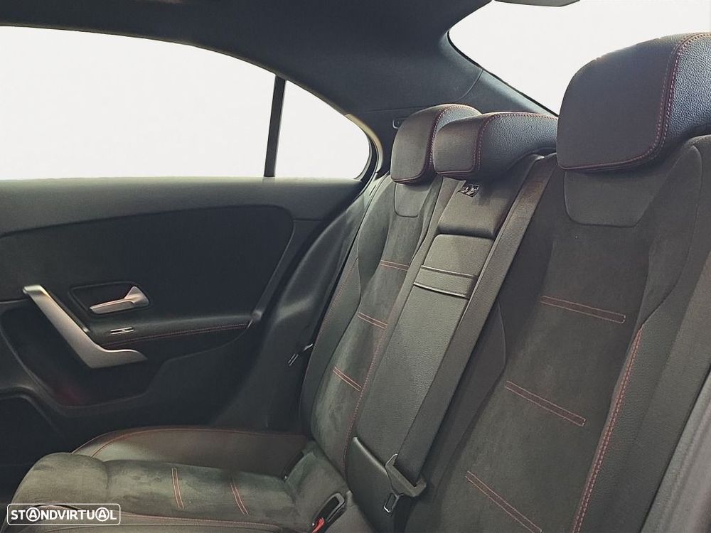 Mercedes-Benz A 250 Limousine - 13