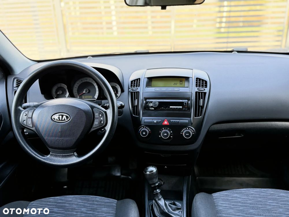 Kia Ceed - 15