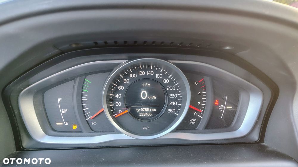 Volvo XC 60 D3 R-Design - 9