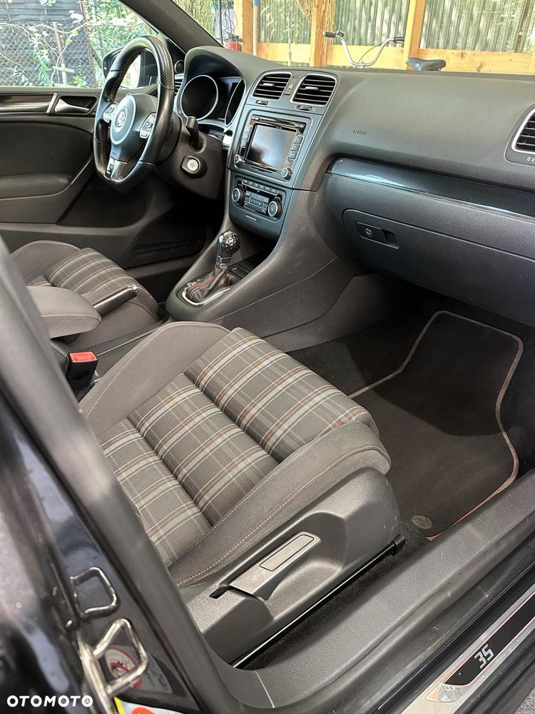 Volkswagen Golf - 6