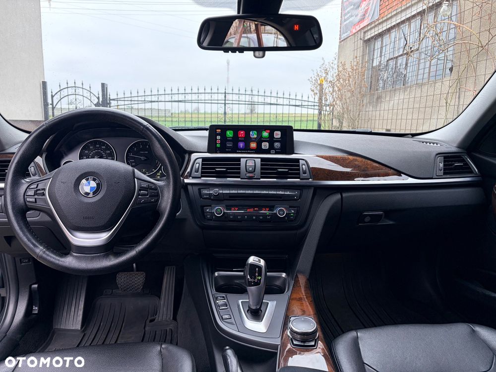 BMW Seria 3 328i xDrive Luxury Line - 16