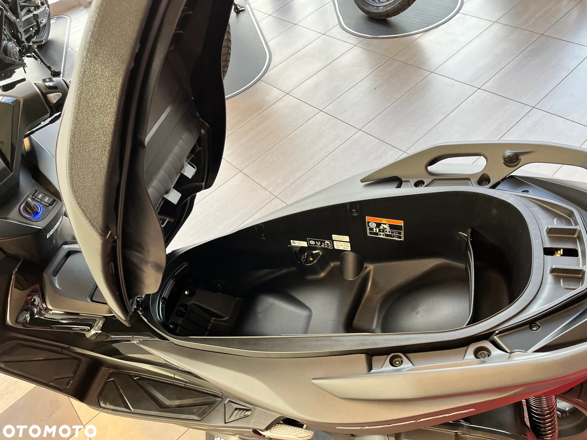 Honda NSS - 12