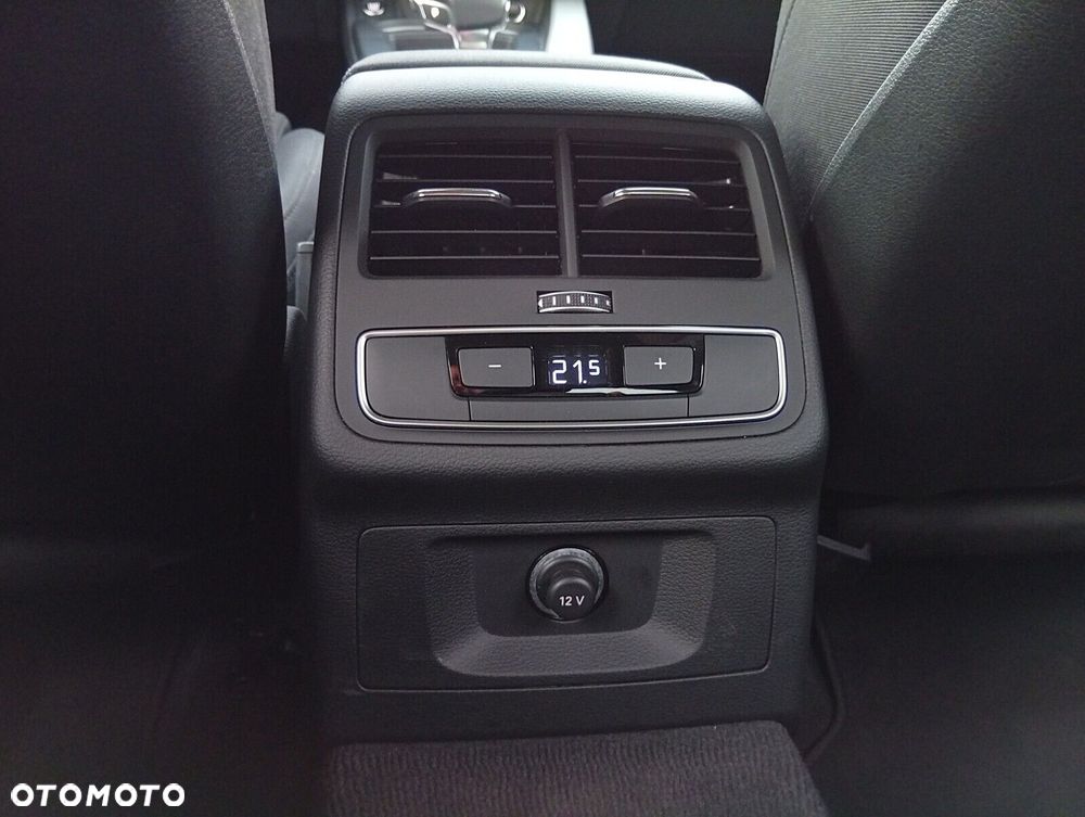 Audi A4 Limousine - 12