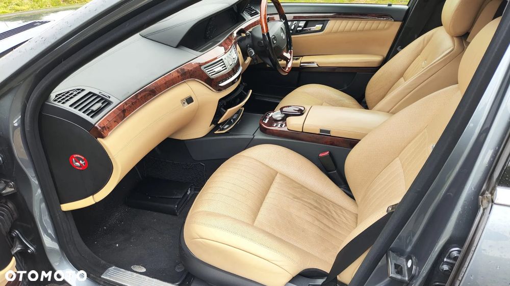 FOTELE KANAPA PODŁOKIETNIK BOCZKI TAPICERKA SKÓRA BEŻOWA DESIGNO FULL OPCJA GRZANA WENTYLOWANA MASAŻE MONITORY MERCEDES S-KLASA W221 LONG - 1