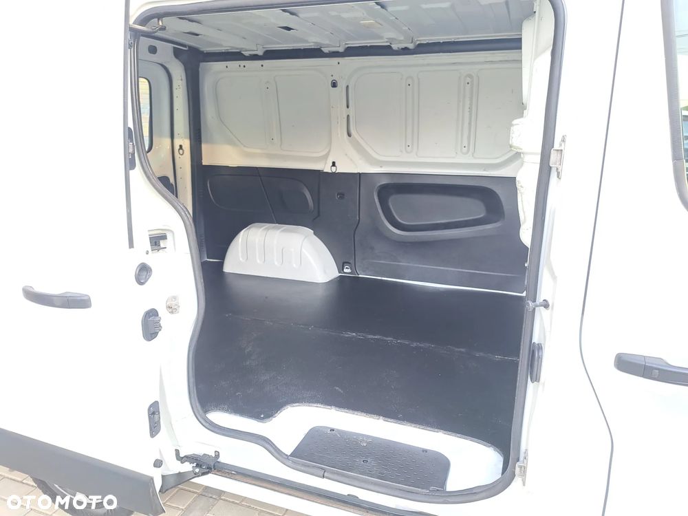 Renault Trafic - 11