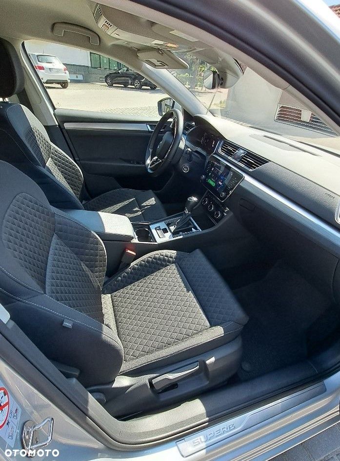 Skoda Superb 2.0 TDI SCR Style DSG - 8