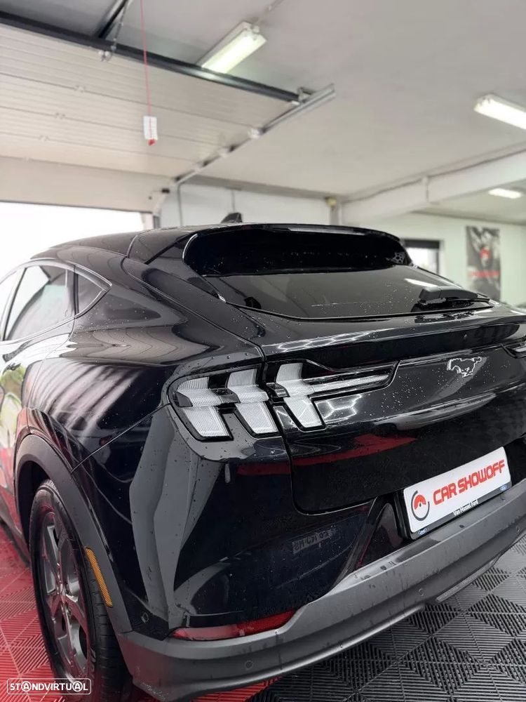 Ford Mustang Mach-E 75.7 kWh Premium AWD - 5