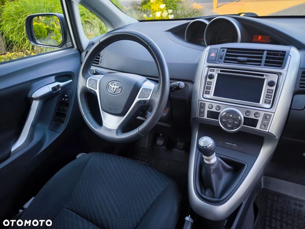 Toyota Verso - 26