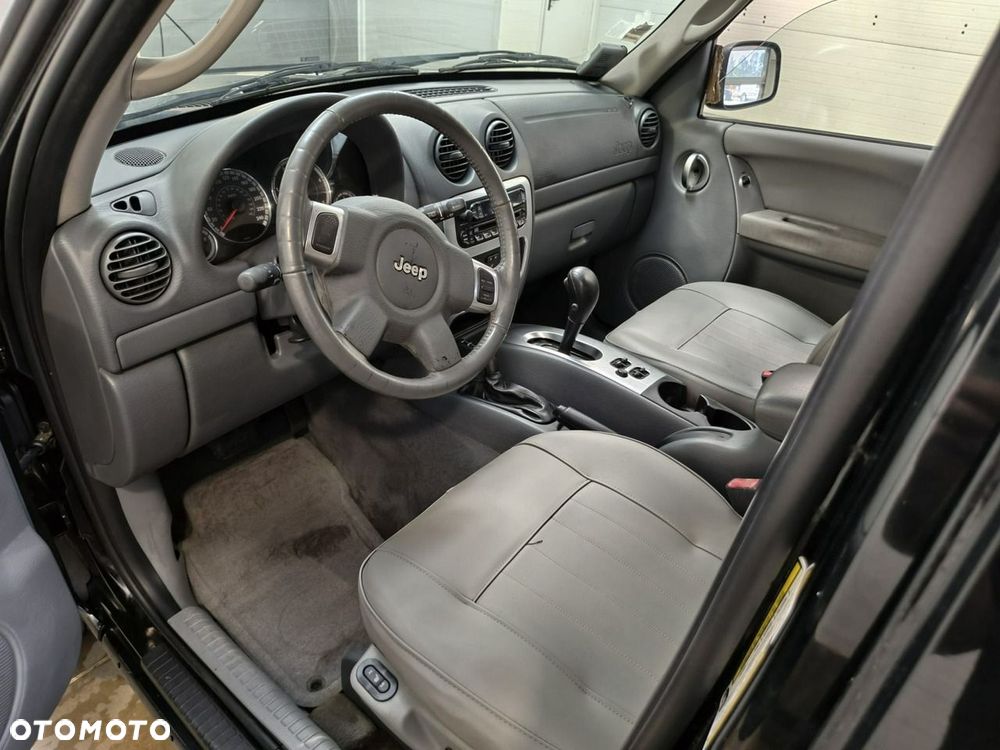 Jeep Cherokee - 10