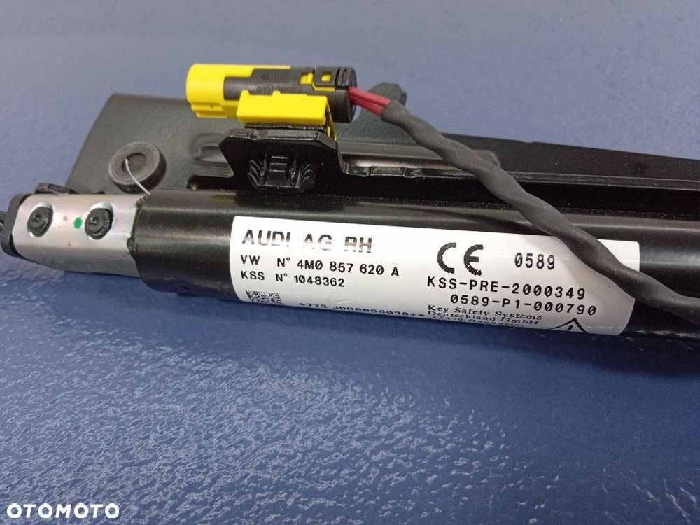 BENTLEY BENTAYGA 36A PAS PRZÓD PRAWY 36B857706A - 2