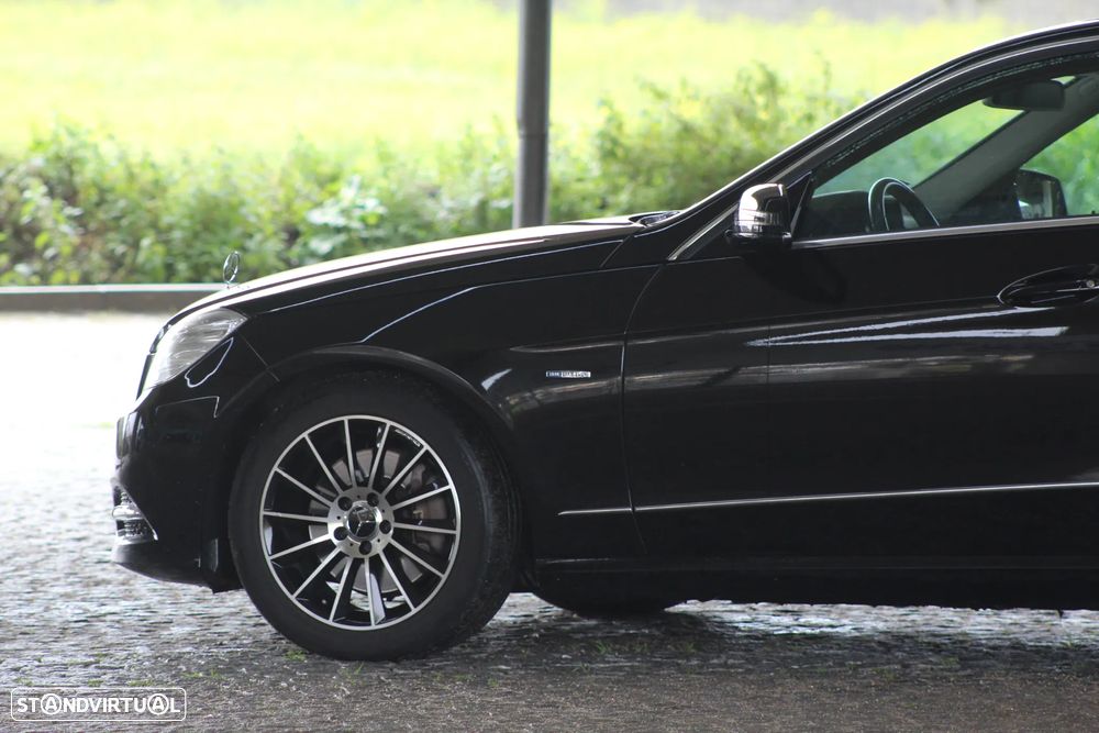 Mercedes-Benz E 250 CDI Avantgarde BlueEfficiency Auto. - 18