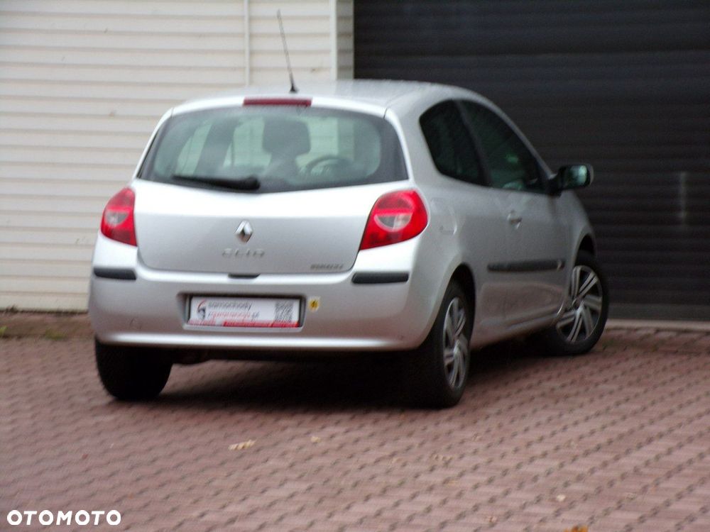 Renault Clio - 12