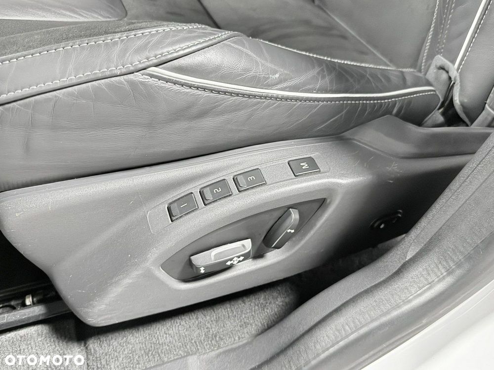 Volvo XC 60 D4 AWD Momentum - 40