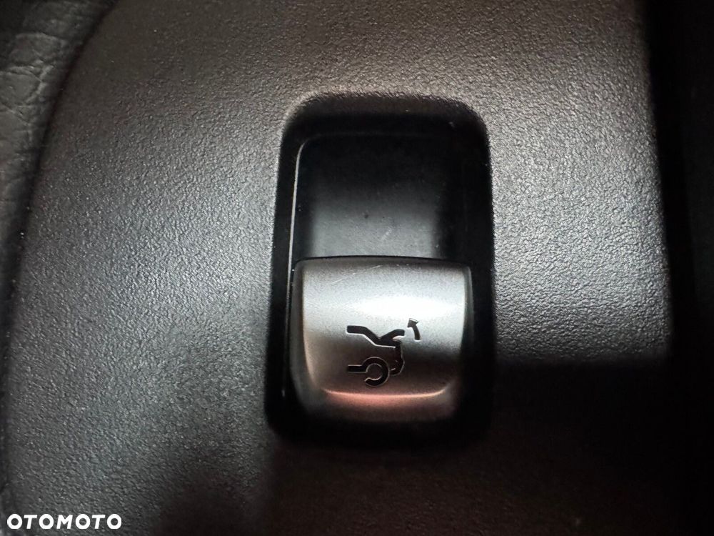 Mercedes-Benz Klasa E - 27