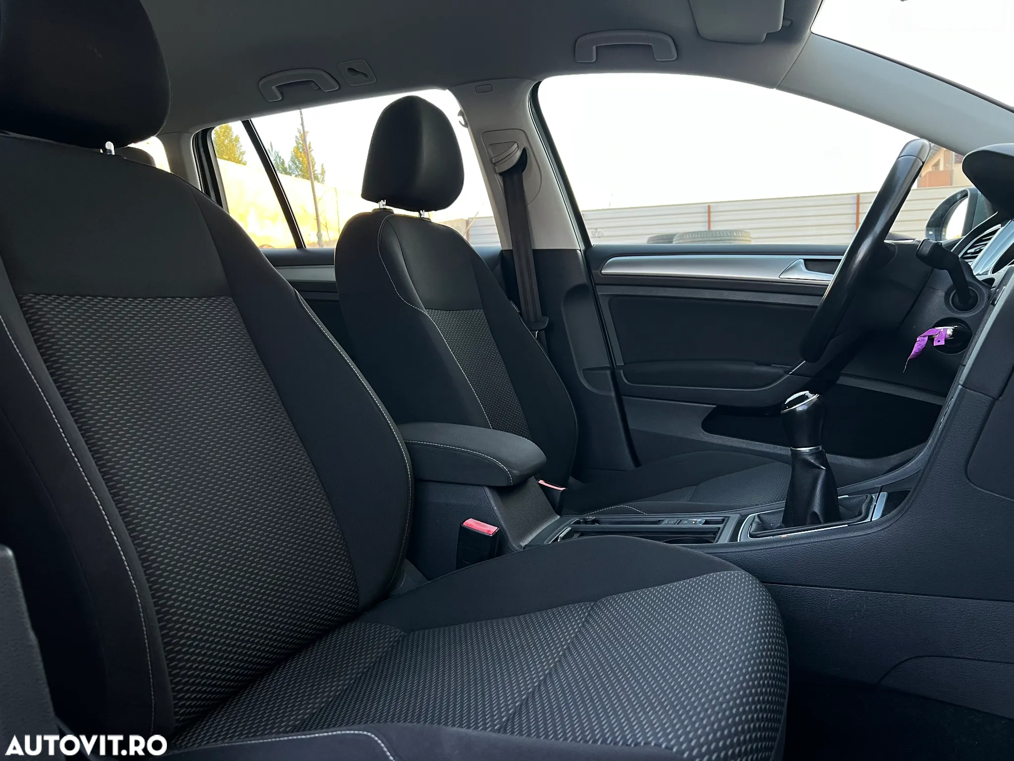 Volkswagen Golf 1.6 TDI Comfortline - 9