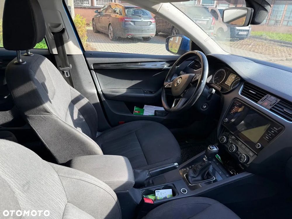 Skoda Octavia 2.0 TDI SCR 4x4 Ambition DSG - 11