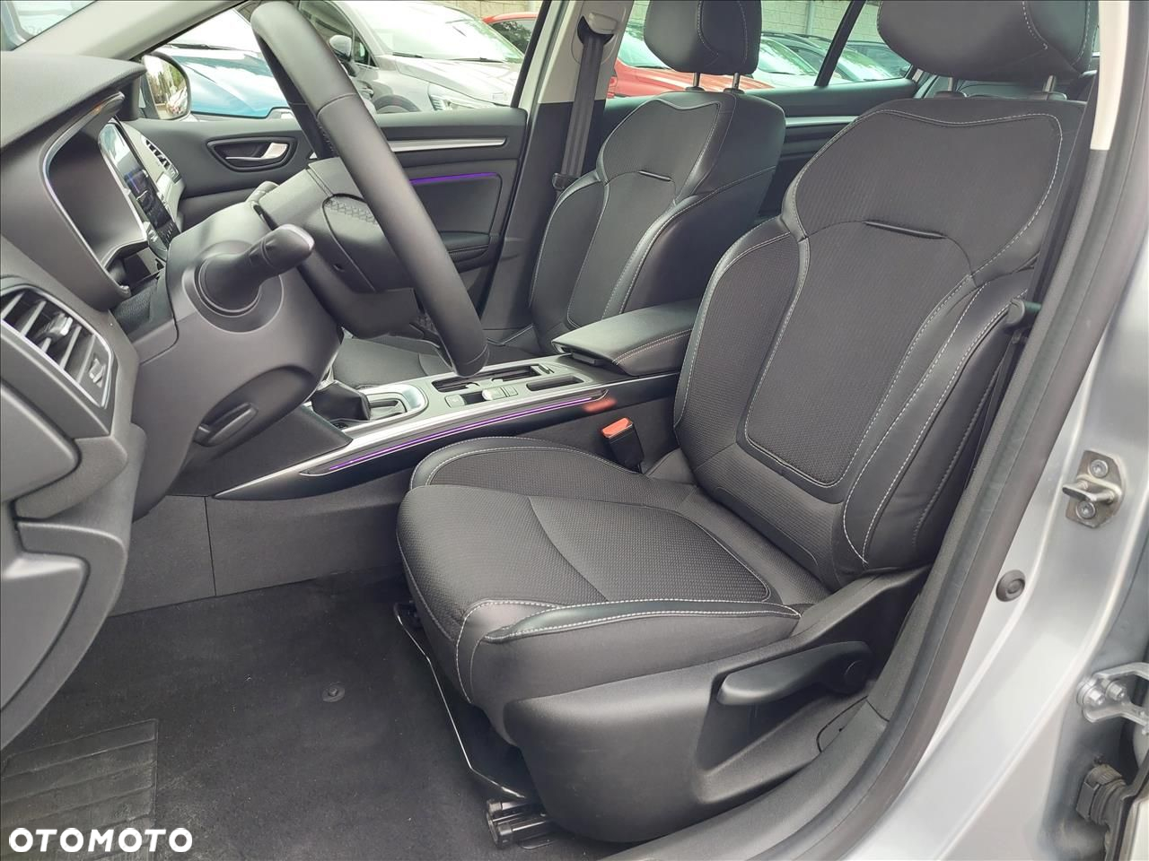 Renault Megane 1.3 TCe Intens EDC - 5