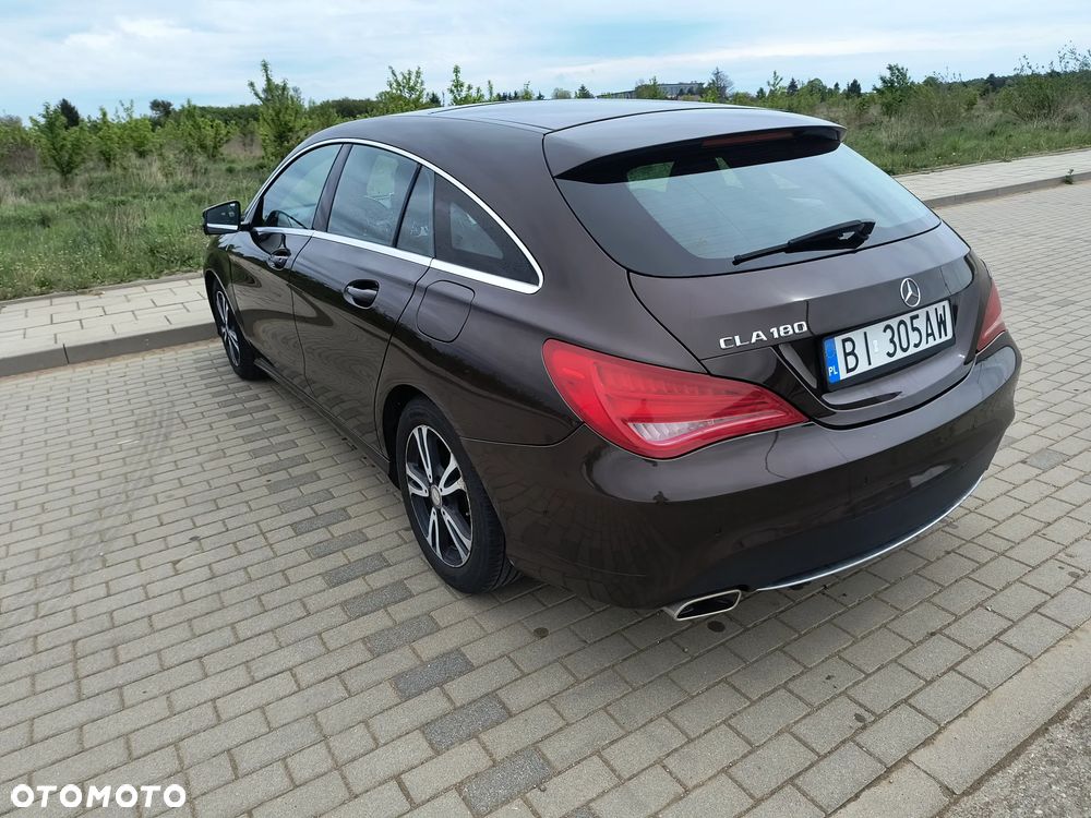 Mercedes-Benz CLA 180 7G-DCT - 5