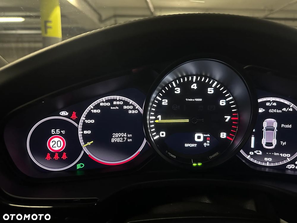 Porsche Panamera - 33