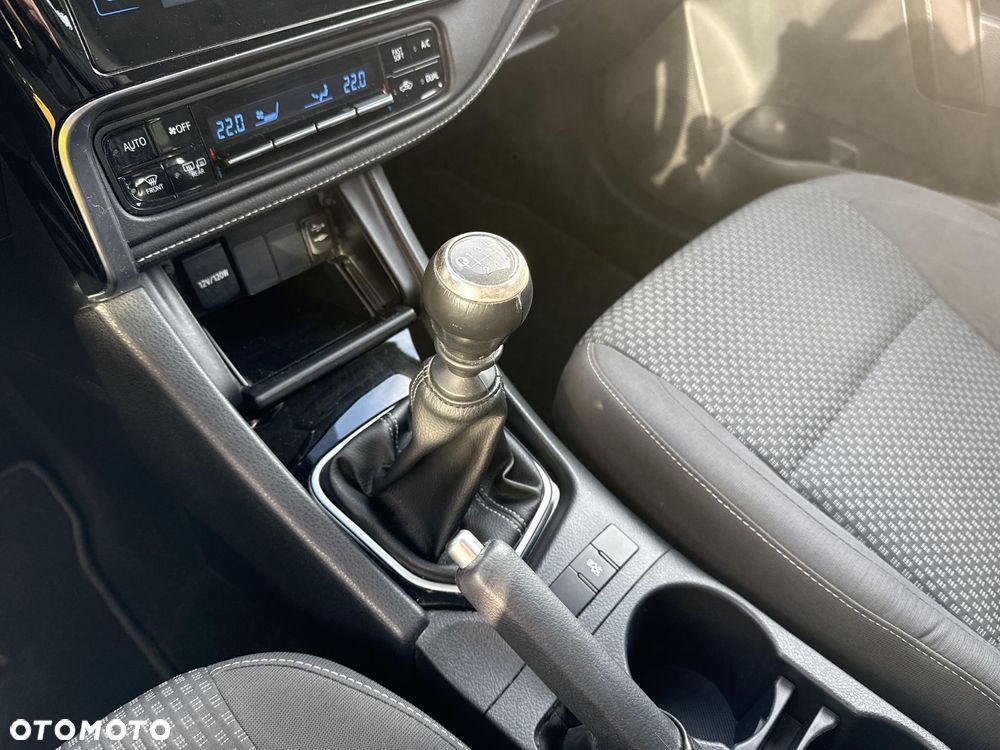 Toyota Corolla 1.6 Comfort - 22