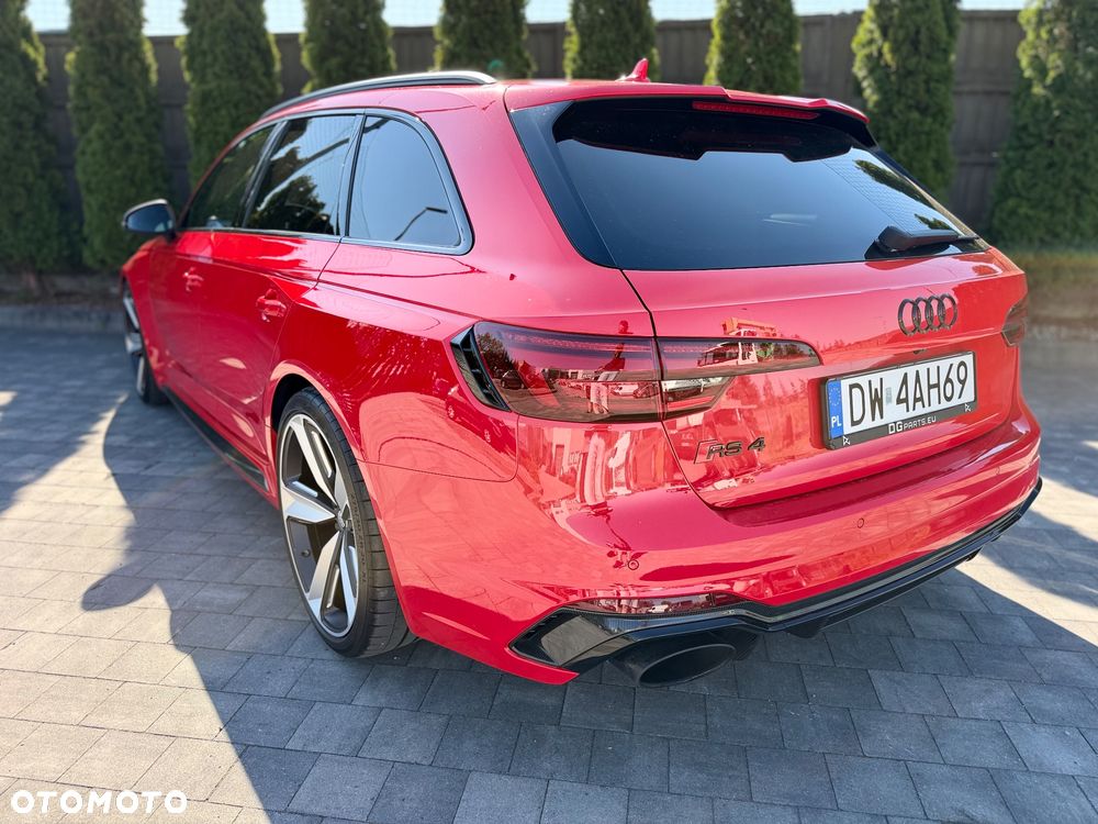 Audi RS4 Avant - 13